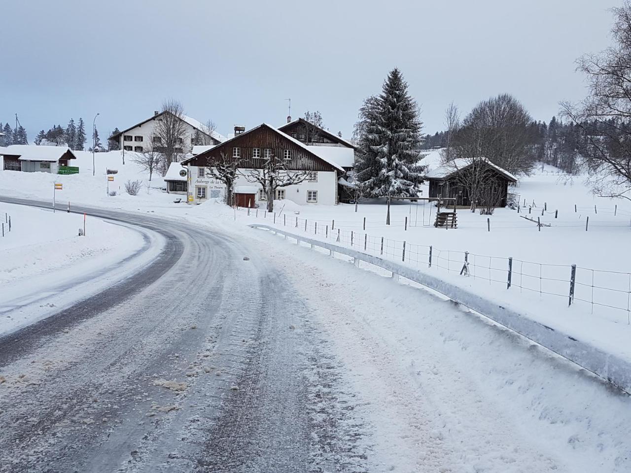 Auberge De La Couronne Saignelégier Εξωτερικό φωτογραφία